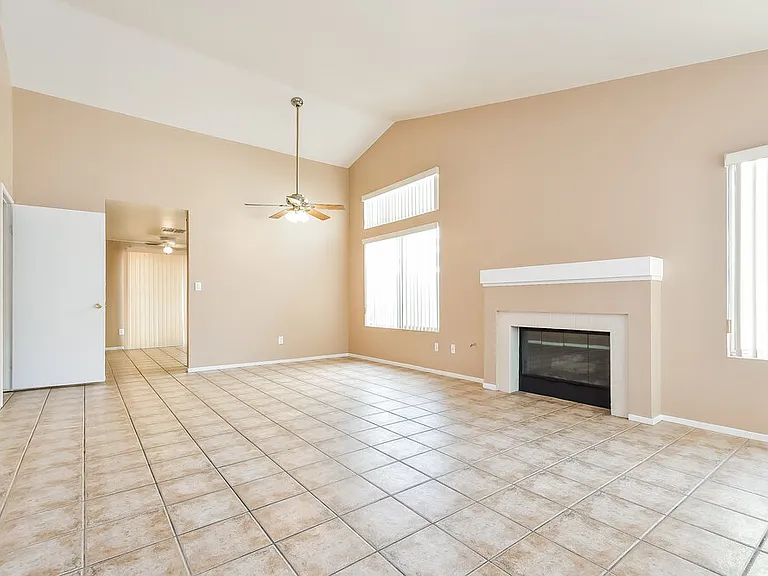 1707 Black Hills Way — Photo 5
