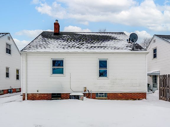 4th image of 375 E 324th St