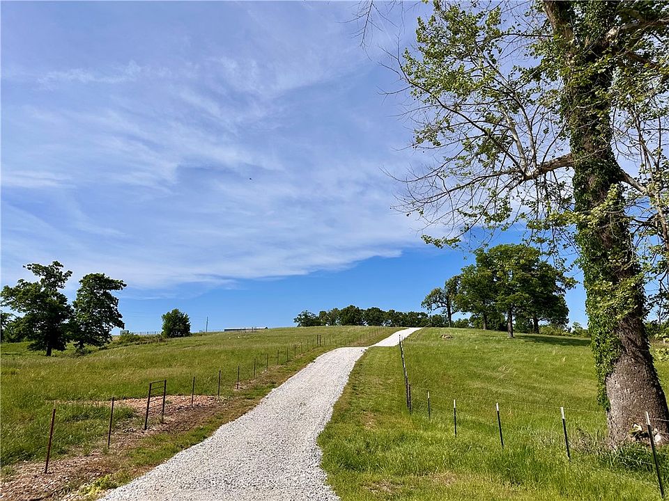1st image of 370 SE Bolin Rd