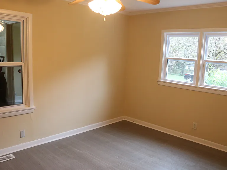 2301 Brooks Ave — Photo 10