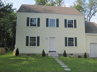 8 Maplehurst Rd, Littleton, MA 01460