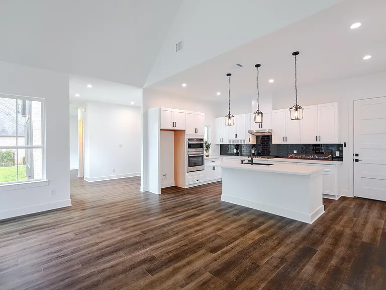 32 Englewood Ct — Photo 10
