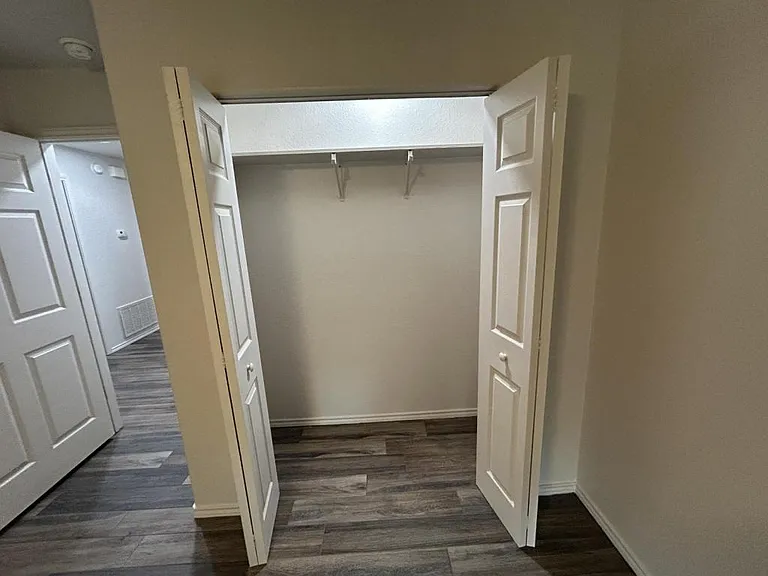 1029 N Water St — Photo 10