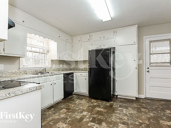 4th image of 2661 Oxbow Way SW