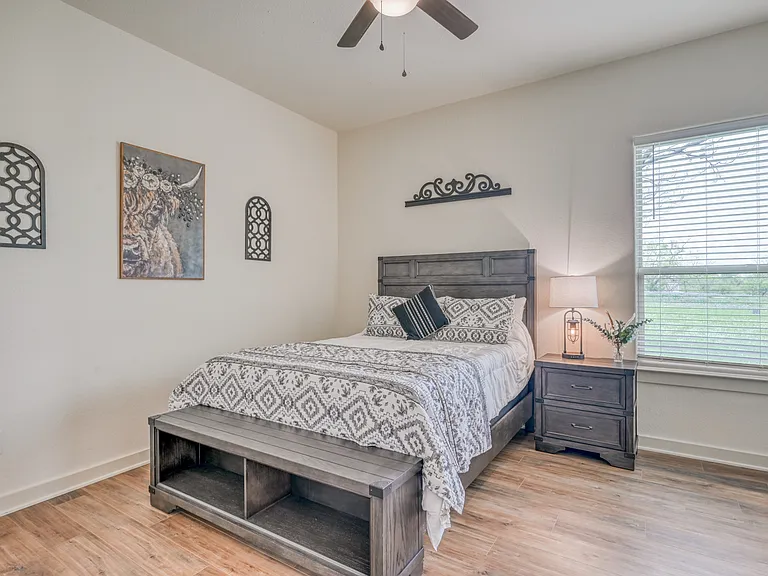 302 Parallel Cir — Photo 18