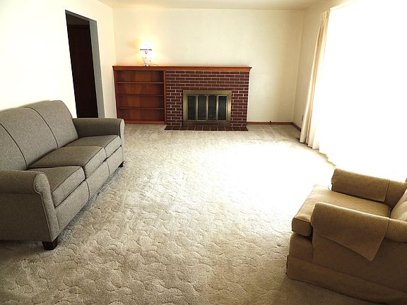 4th image of 164 Sharon Rd