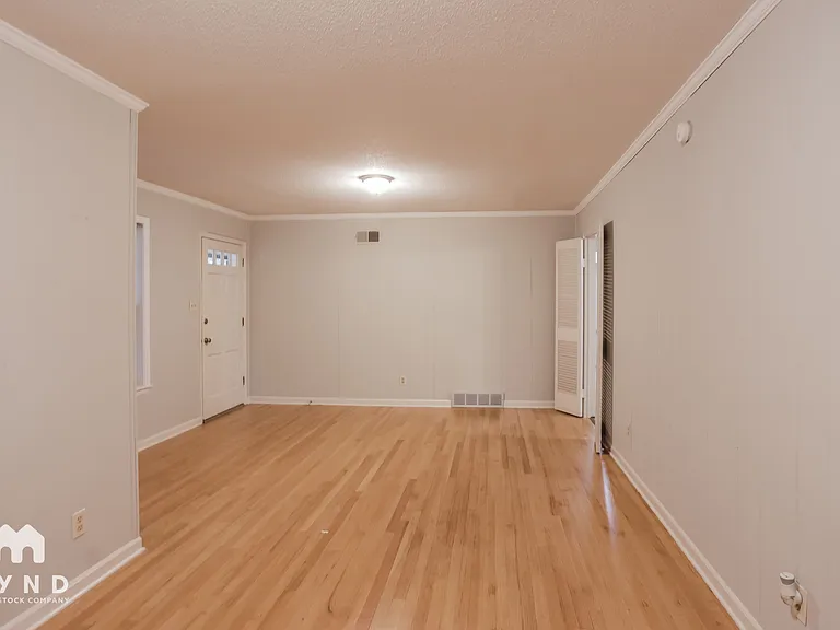 1176 Cedar Cir S — Photo 7