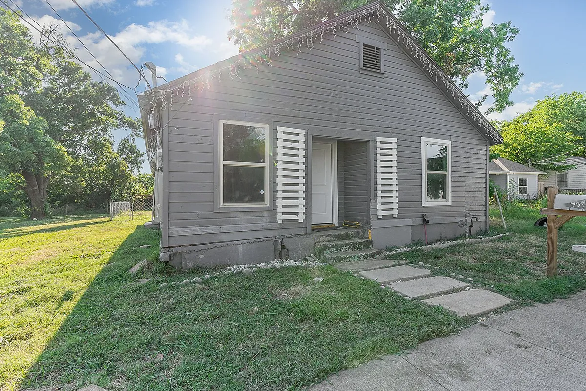 Building Photo - 4621 Owenwood Ave