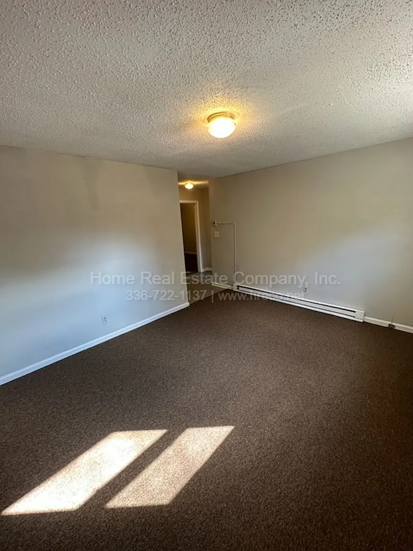 151 Westdale Avenue Apt C — Photo 2