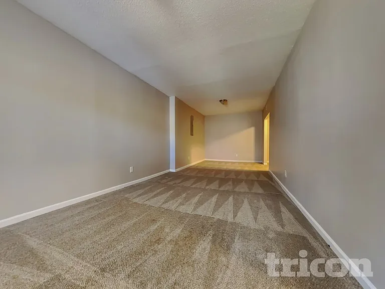 6260 Phillips Lake Way — Photo 9