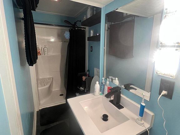 5th image of 723 Crescent Dr