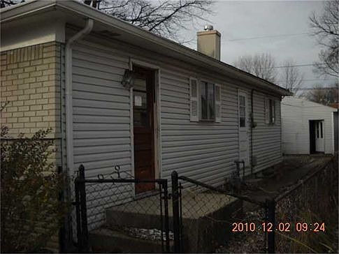 2nd image of 2430 Villa Ave