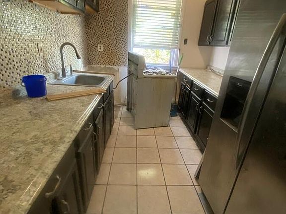 3rd image of 316 McLean Ave