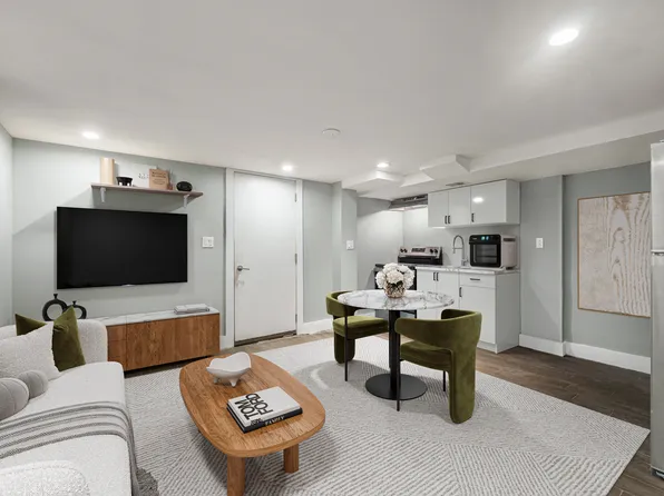 18-89 Troutman Street image 1 of 8