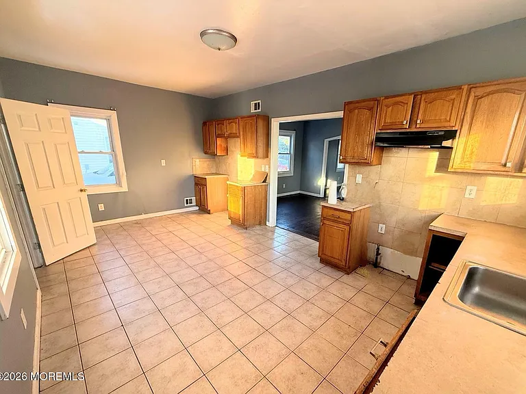 401 Ridge Ave — Photo 5