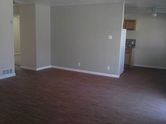 3rd image of 900 Valencia Dr SE APT 5