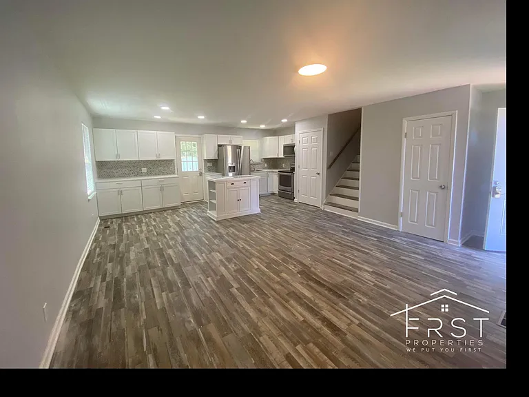 3607 Oakdale Cir NW — Photo 2