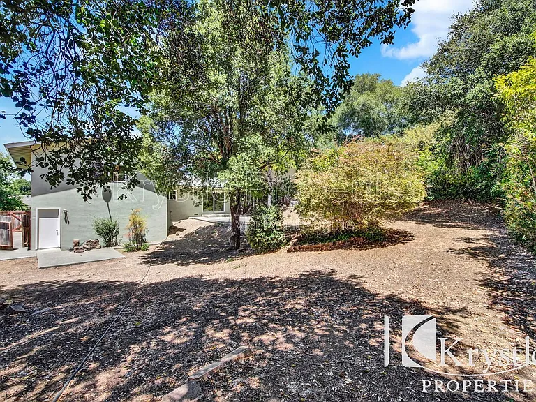 319 Aragon St — Photo 17