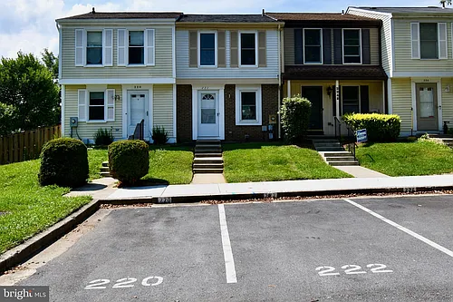 222 Canfield Ter Photo 1