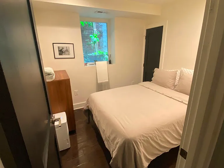 18 Q St NW #1 — Photo 12