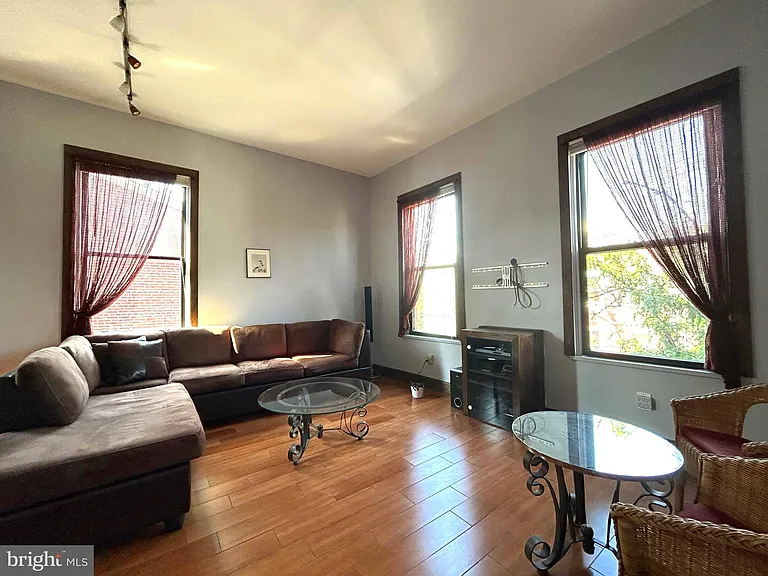 727 S 2nd St #3F — Photo 3