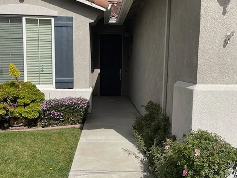 2331 Pepper Tree Ln — Photo 2