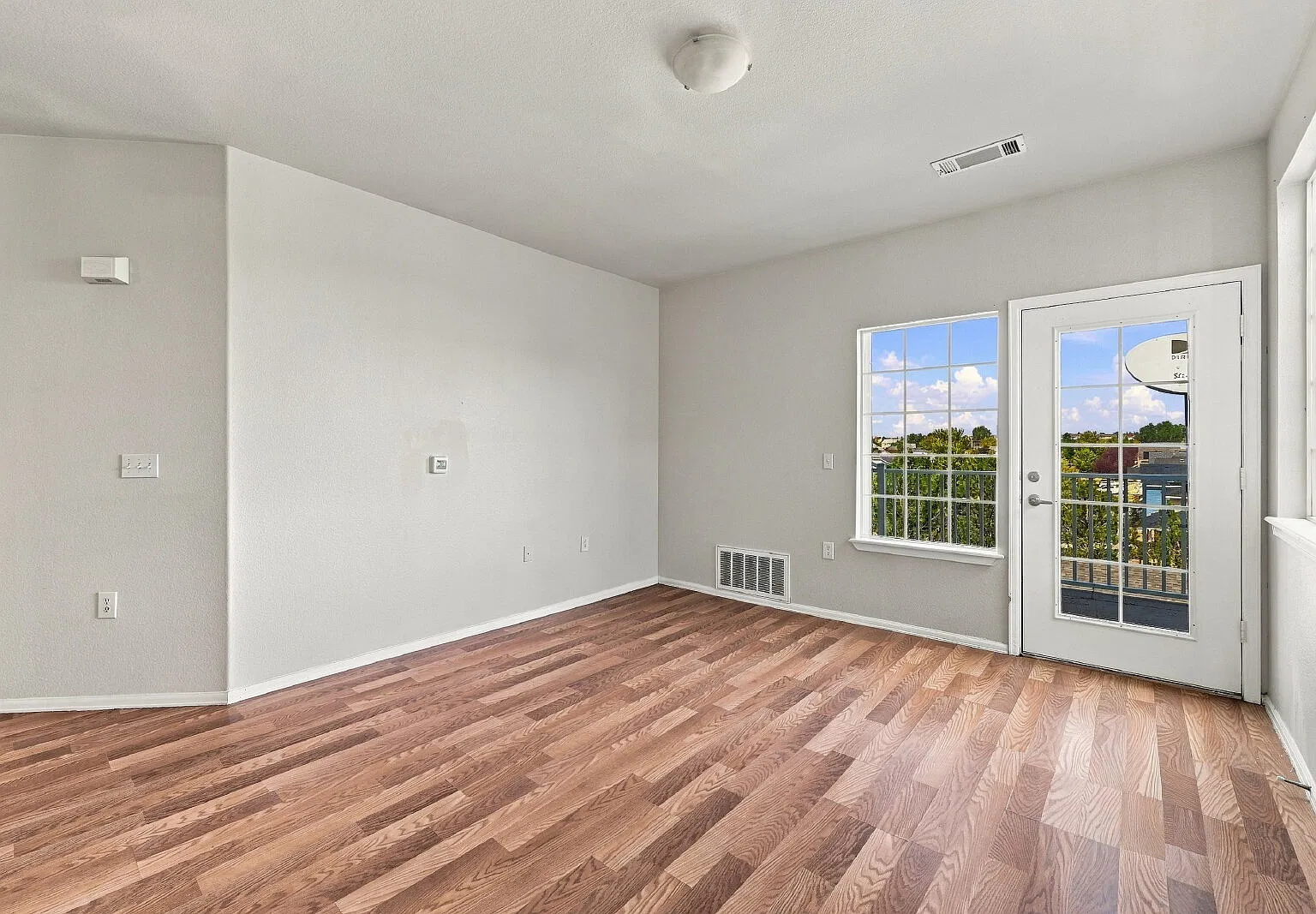 2 bed, 2.0 bath, 1085 sqft, $1,825 — Photo 3