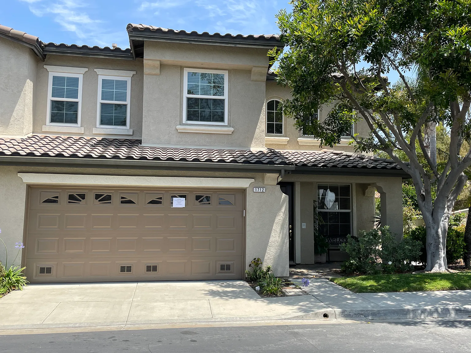 4 bed, 2.5 bath, 1875 sqft, $6,200 — Photo 2