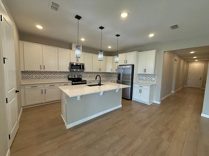 4 bed, 3.0 bath, 2075 sqft, $2,695 — Photo 3