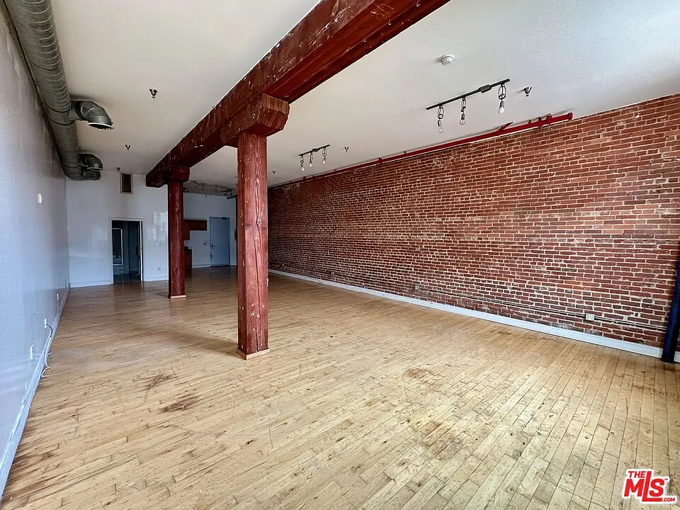 726 S Santa Fe Ave — Photo 4