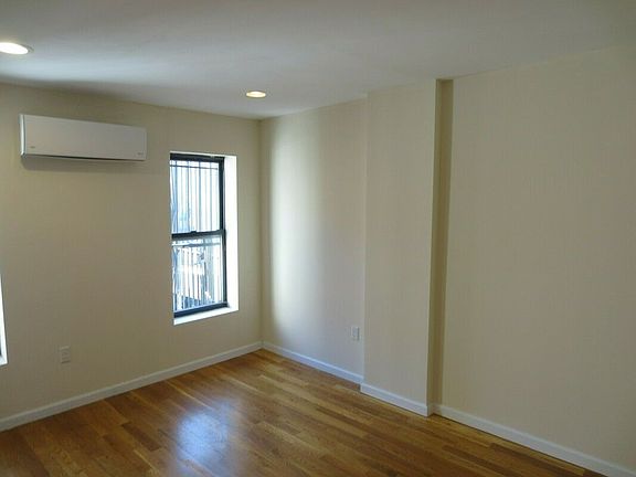 4th image of 57 E 125th St APT 4