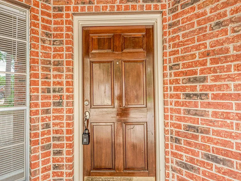 22319 Rangeview Dr — Photo 6