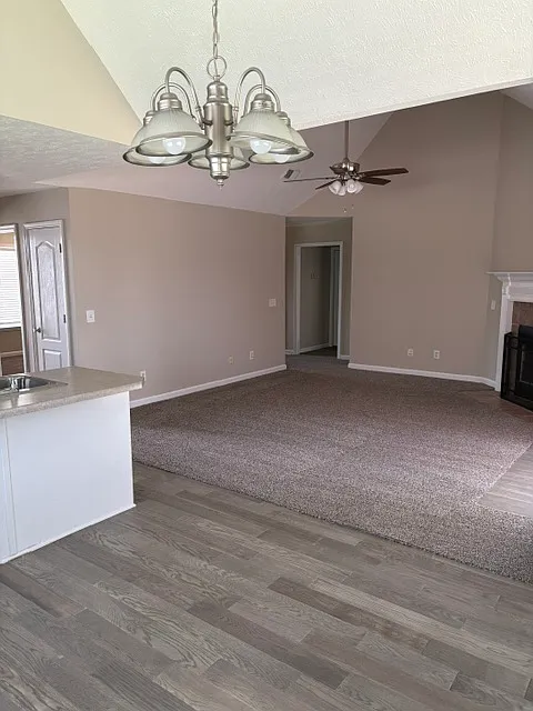 3 bed, 1516 sqft, $2,100 — Photo 3