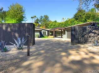 19219 Rosita St, Tarzana, CA 91356