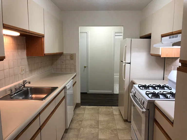 383 Huse Rd #6 — Photo 12
