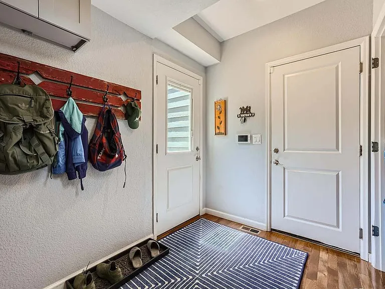 1501 W Cucharras St — Photo 16