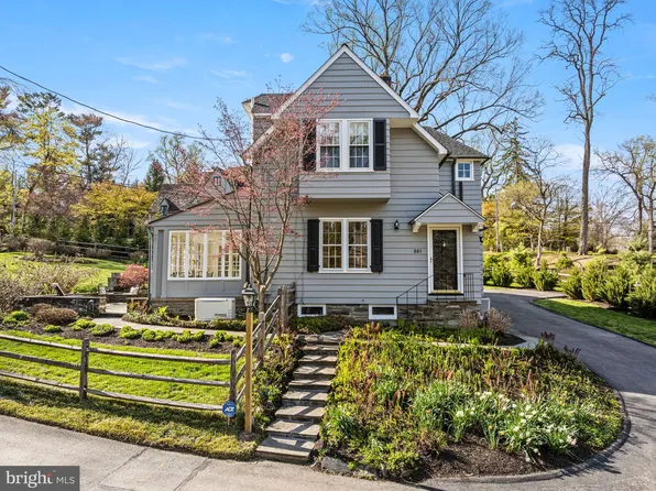 261 Farm Rd, Haverford, PA 19041