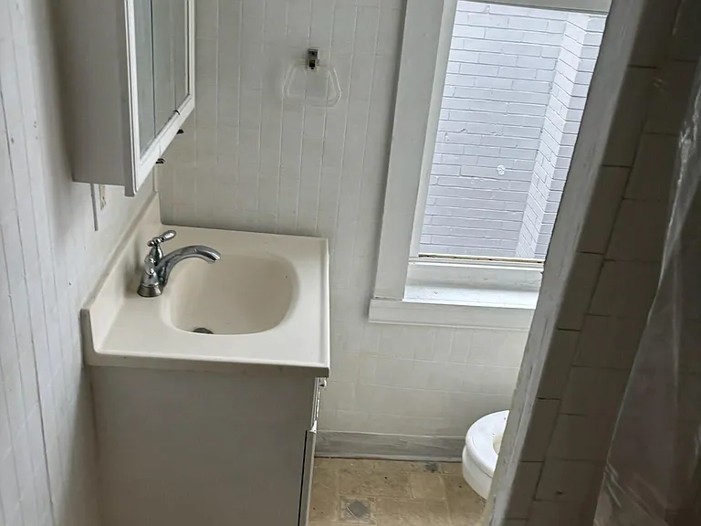 2029 Plainview Ave — Photo 7