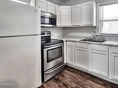 3rd image of 1671 W 35th St