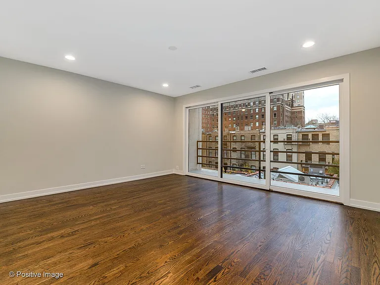 1241 N Dearborn St #4 — Photo 9