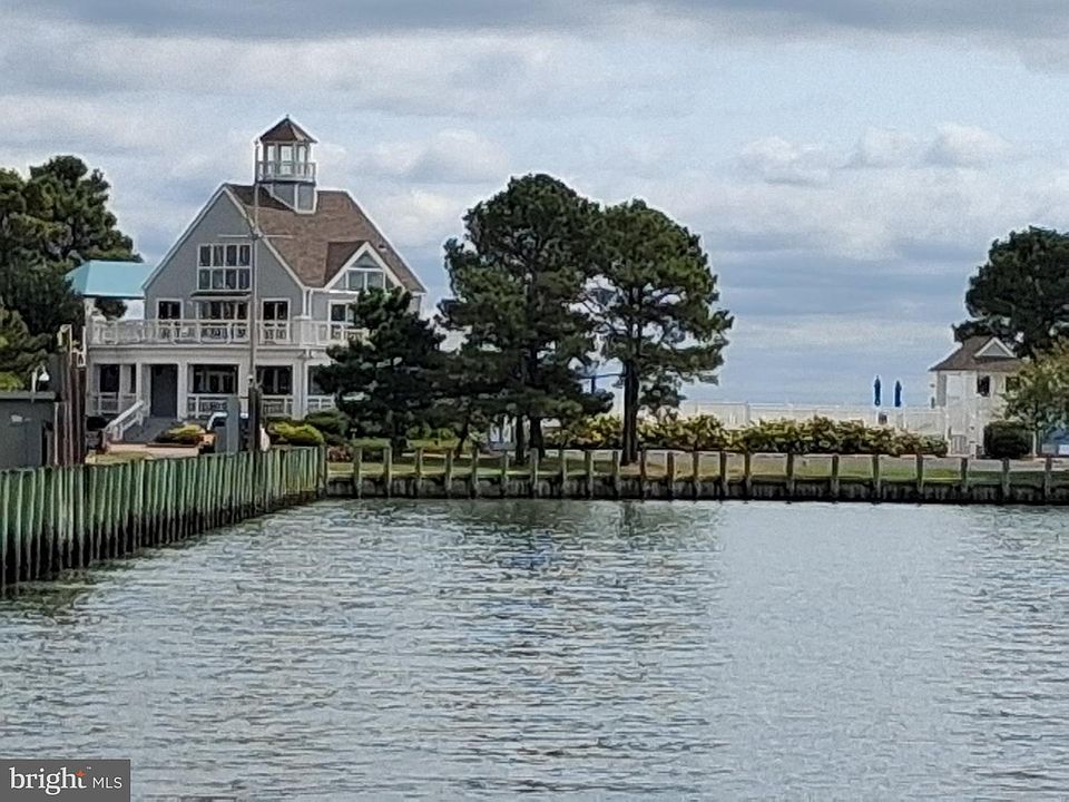 1st image of 21525 Island Club Rd