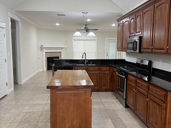 3rd image of 11966 Balsam Ct