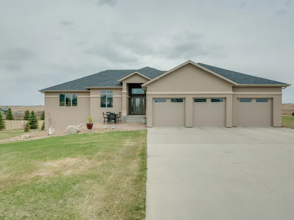 6536 Prairie Clover Pl, Bismarck, ND 58503