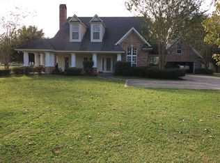 1899 Memory Ln, Lake Charles, LA 70605