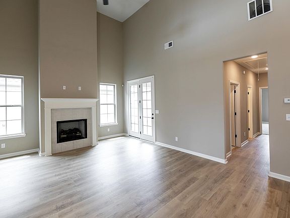 2nd image of 129 Saint Andrews Dr