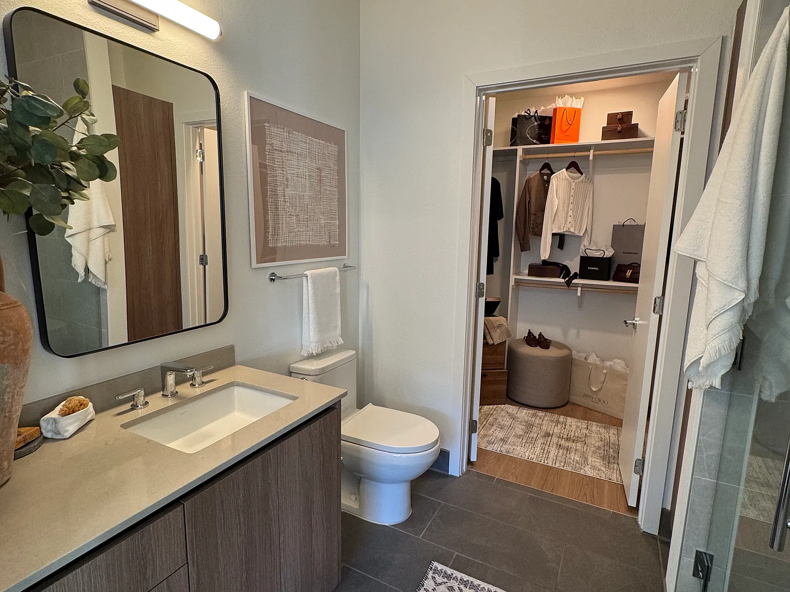 3 bed, 2010 sqft, $8,323 — Photo 3