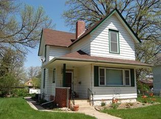 608 1st St, Kenyon, MN 55946