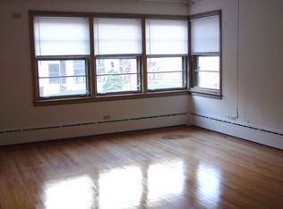 715 W Buena Ave #2E, Chicago, IL 60613