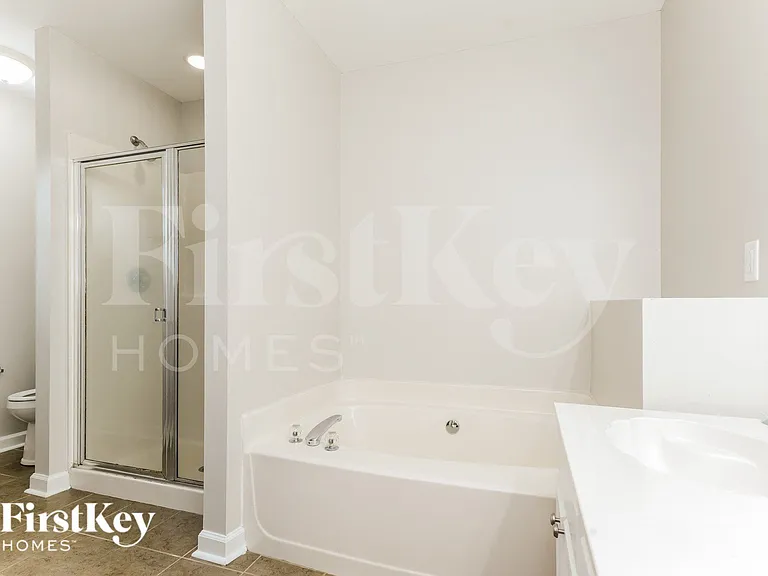 12137 Moonshadow Ln — Photo 9