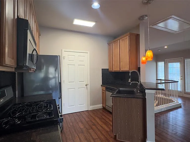1900 Scofield Ridge Pkwy #5501 — Photo 3